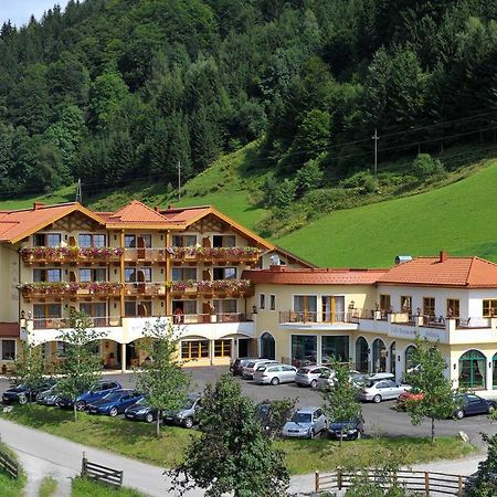 Hotel Seeblick Goldegg Exterior photo