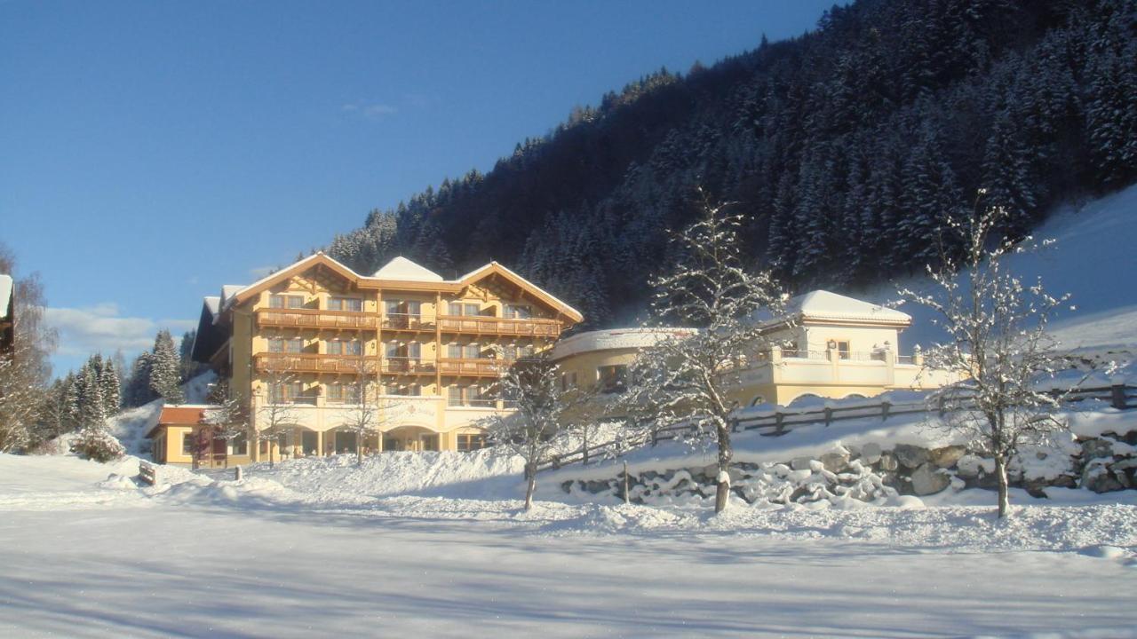 Hotel Seeblick Goldegg Exterior photo